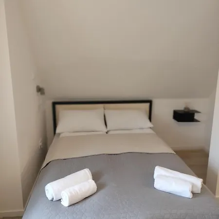 D'ali Mokra, 3 10 * Poznan